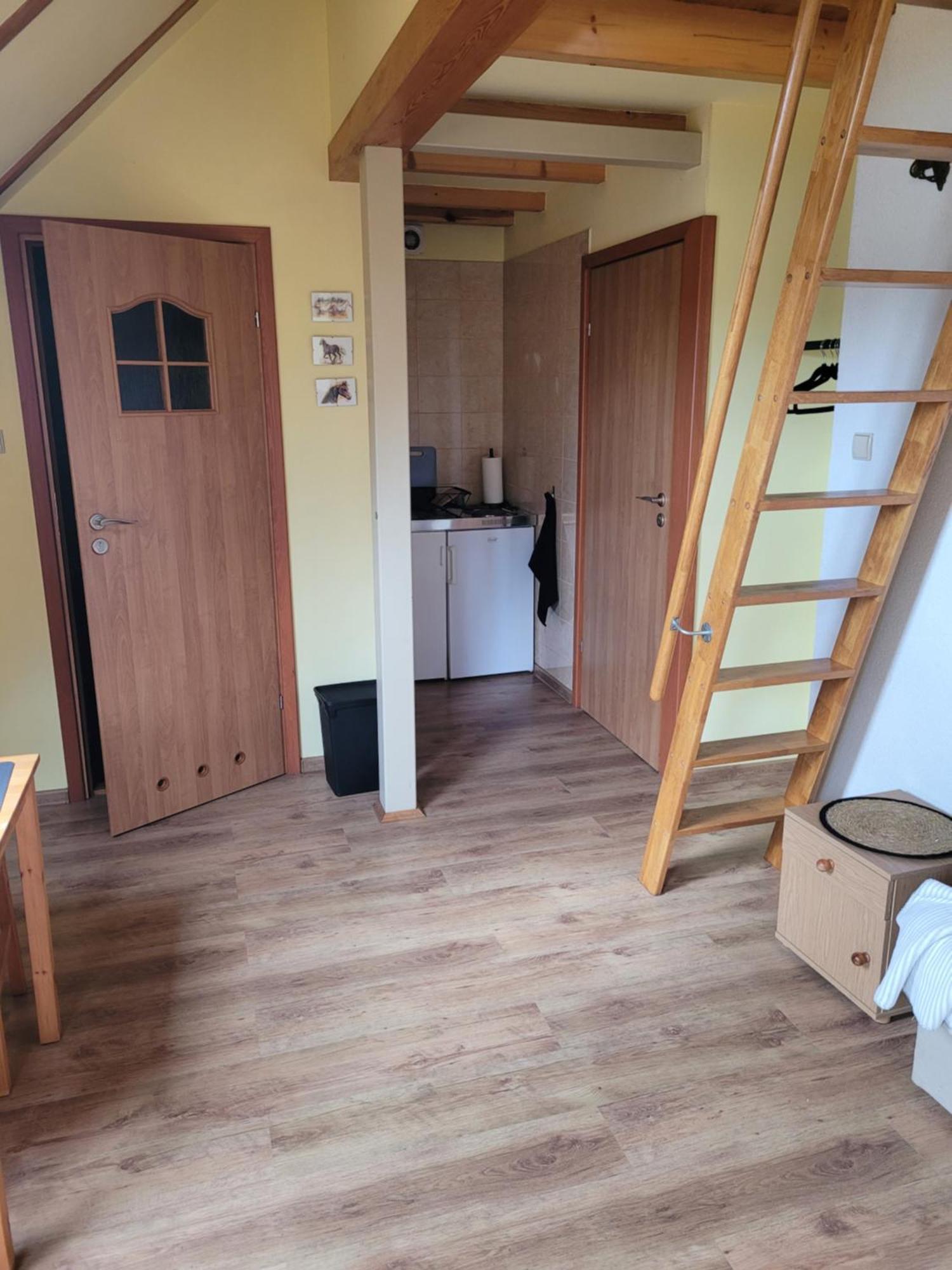 Apartamenty Na Poddaszu Bierdzany Exterior photo